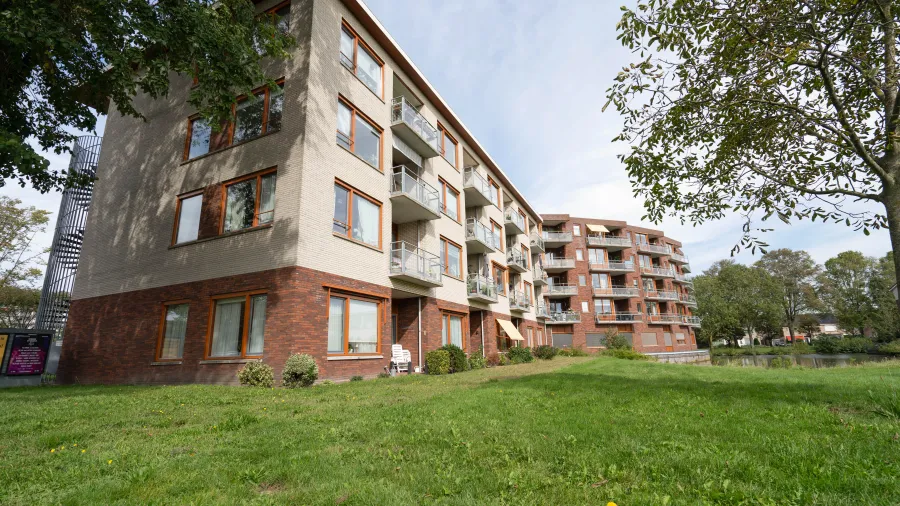 Waterrijck zijaanzicht