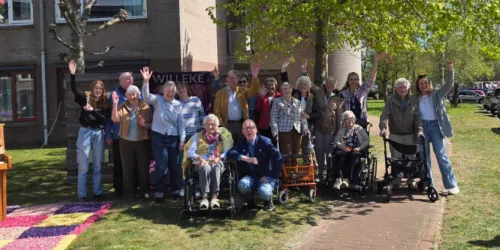 Medewerkers, bewoners en vrijwilligers van De Cameren