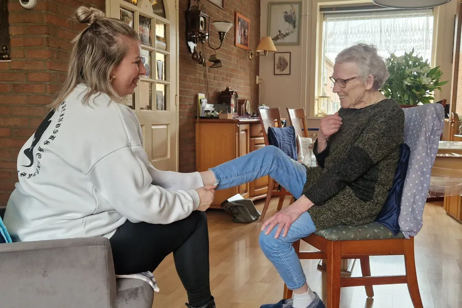 Wat extra hulp bij het douchen en aankleden