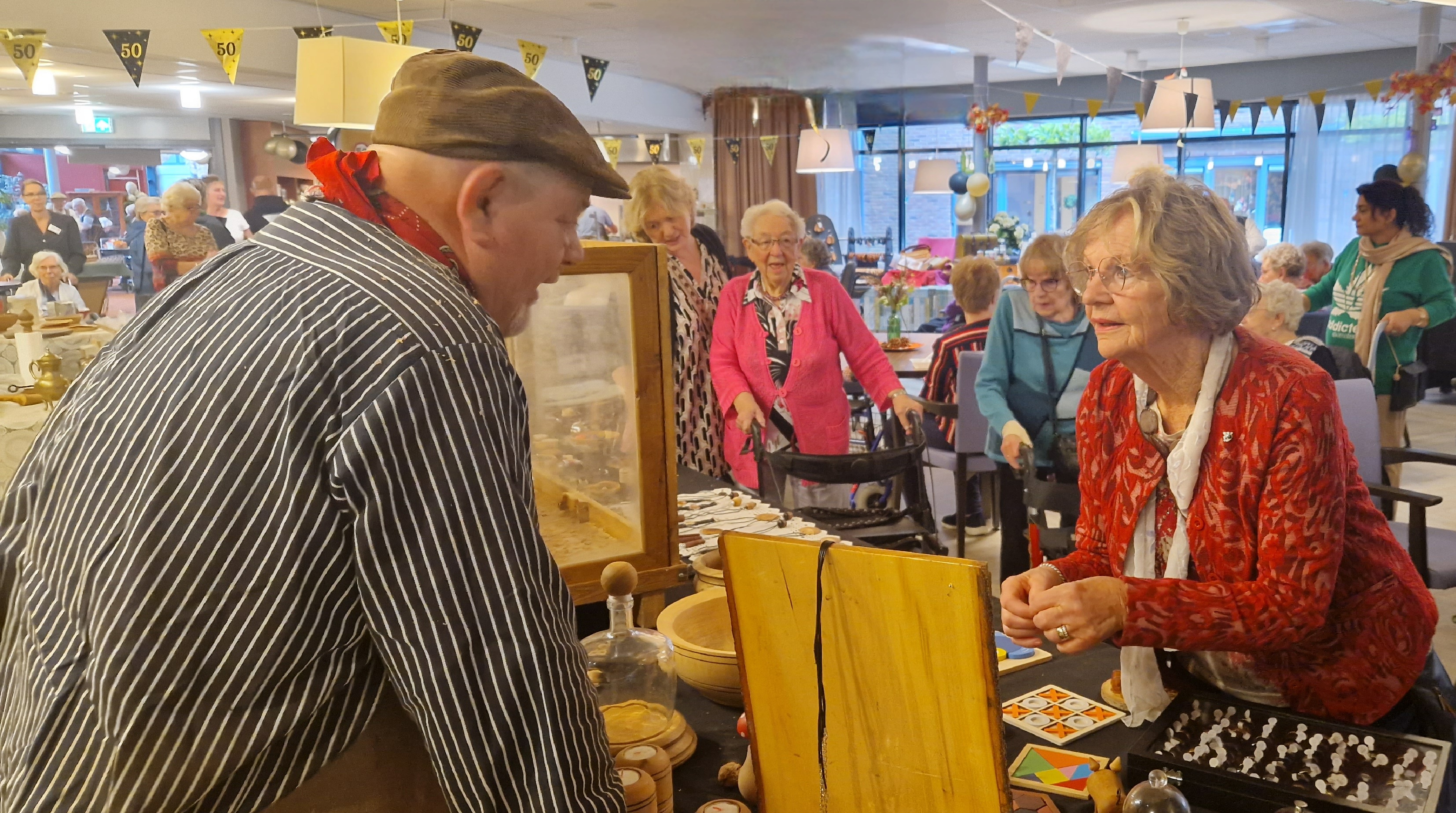 Oude ambachten tijdens 50-jarig bestaan Westerheem